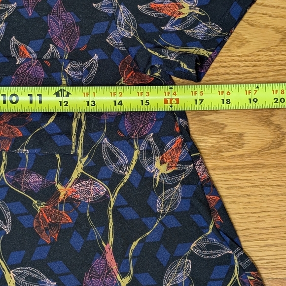 LuLaRoe NWoT XXS "Carly" Style High-Low Shirt Dress Short Sleeve Lightweight - Picture 8 of 10